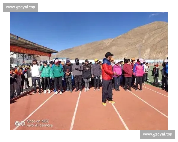 以中长跑比赛为核心的竞技策略体能训练与赛场表现研究提升路径分析